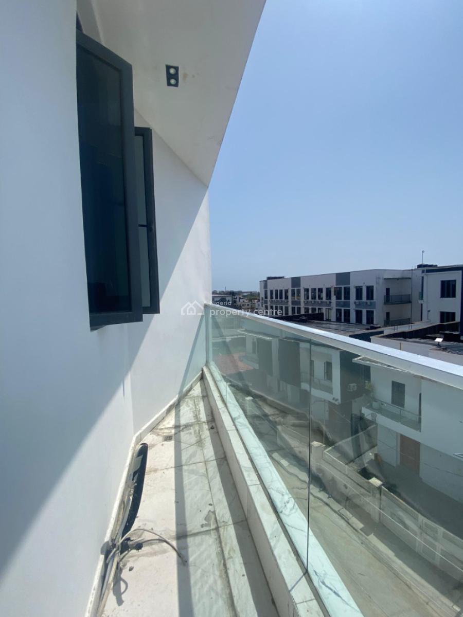 Rooftop Terrace Apartment ! 2-bedroom in Ologolo, Ologolo, Lekki, Lagos, Flat / Apartment for Sale