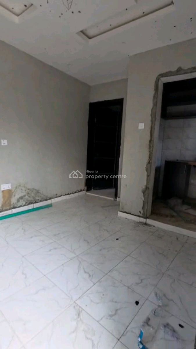 Standard and Spacious Mini Flat, Yaba, Yaba, Lagos, Mini Flat (room and Parlour) for Rent