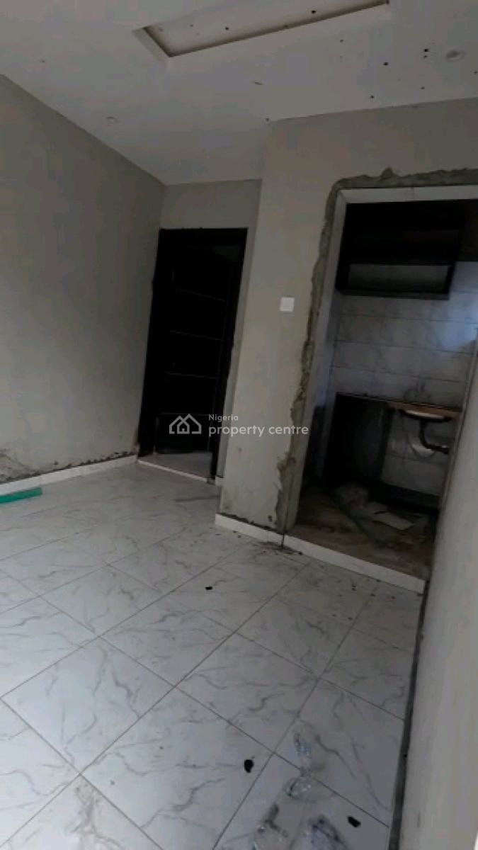 Standard and Spacious Mini Flat, Yaba, Yaba, Lagos, Mini Flat (room and Parlour) for Rent