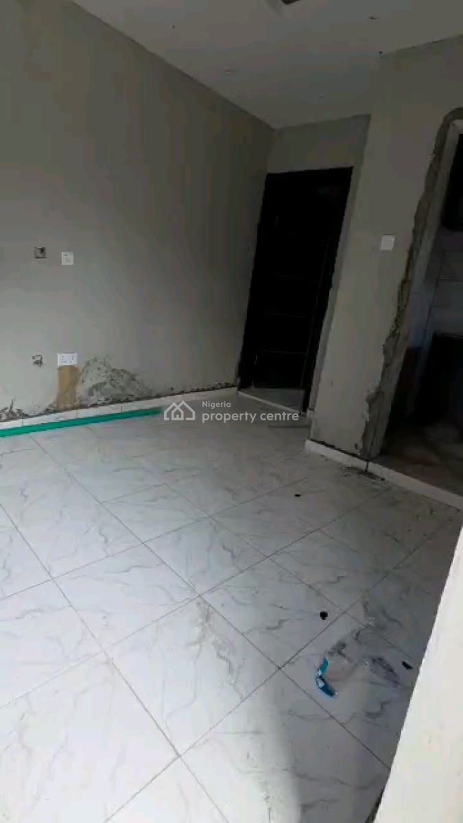 Standard and Spacious Mini Flat, Yaba, Yaba, Lagos, Mini Flat (room and Parlour) for Rent