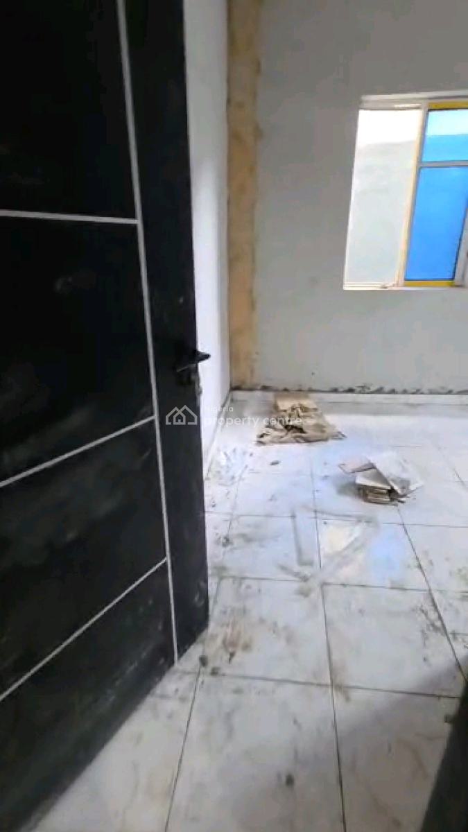 Standard and Spacious Mini Flat, Yaba, Yaba, Lagos, Mini Flat (room and Parlour) for Rent