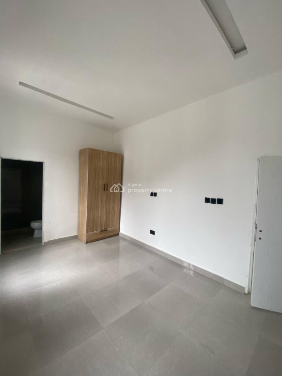 Ologolo, Lekkis Greatest Deal! 1-bedroom Apartment, Ologolo, Lekki, Lagos, Flat / Apartment for Sale