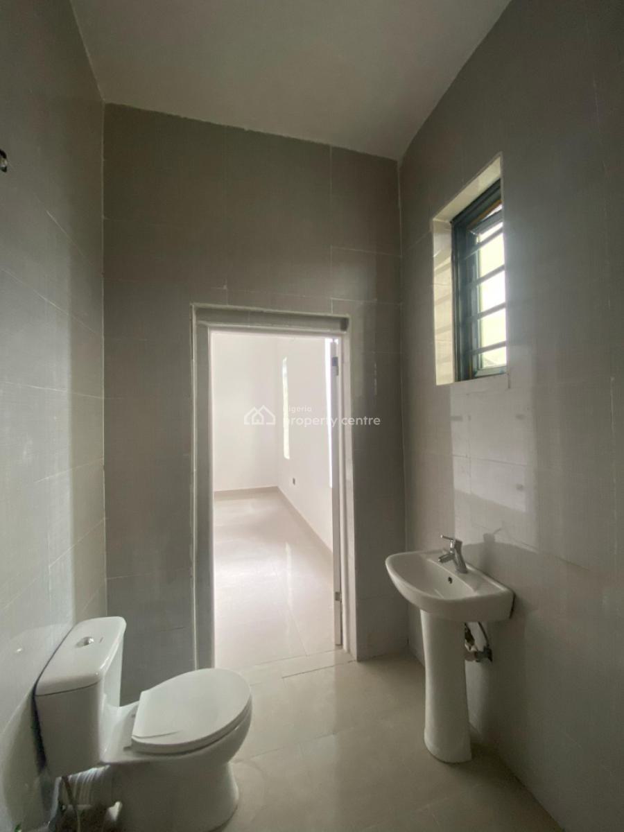 Ologolo, Lekkis Greatest Deal! 1-bedroom Apartment, Ologolo, Lekki, Lagos, Flat / Apartment for Sale