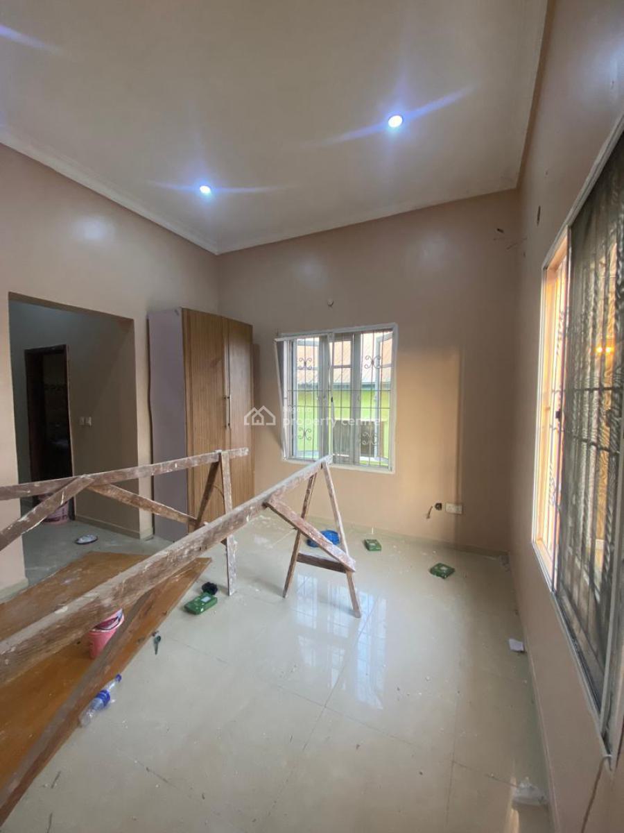 Spacious Partly Self Service Room Self Contained in Lekki Phase 1, Off Oladimeji Alao Lekki Phase 1, Lekki Phase 1, Lekki, Lagos, Self Contain (single Rooms) for Rent