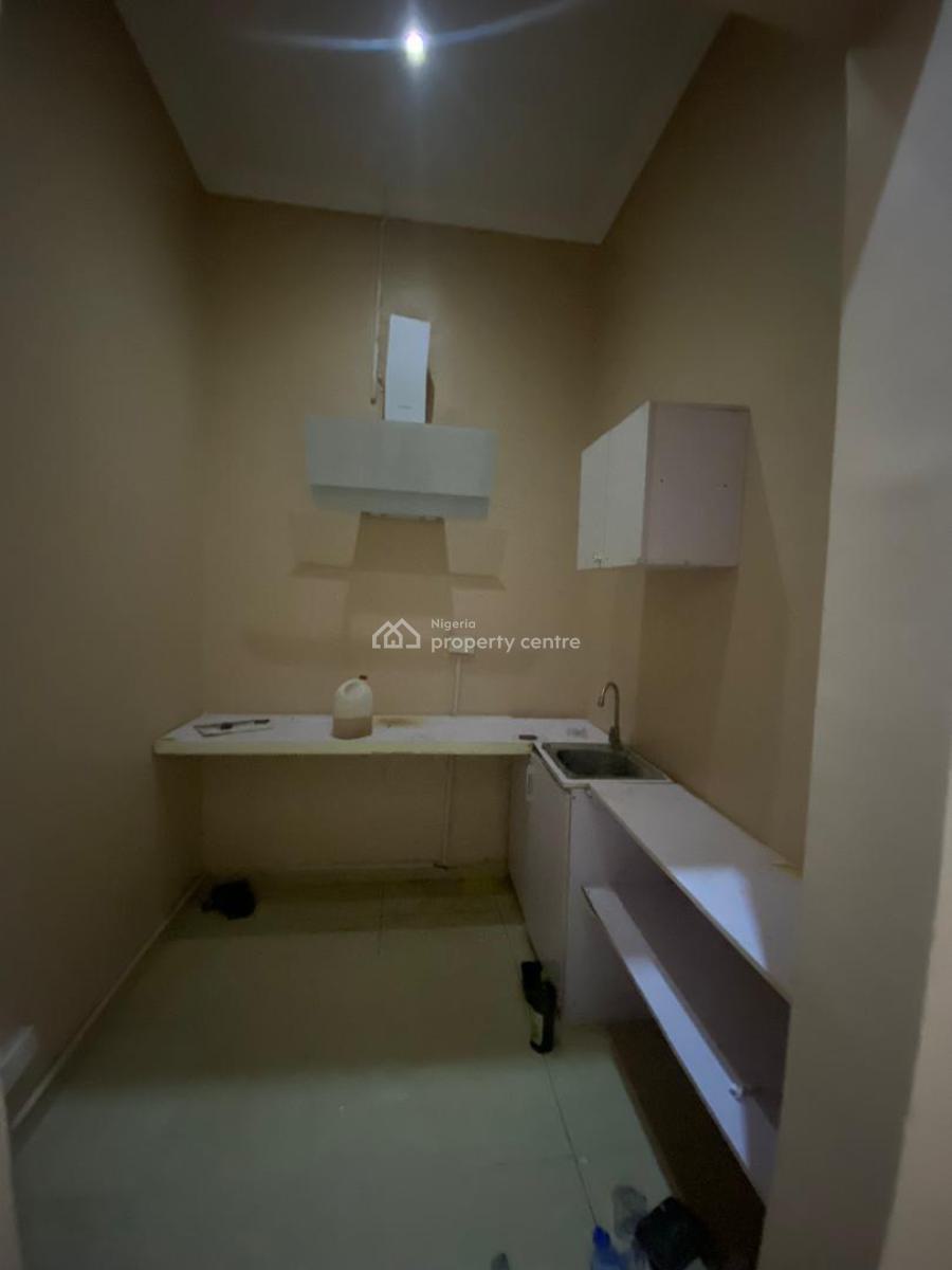 Spacious Partly Self Service Room Self Contained in Lekki Phase 1, Off Oladimeji Alao Lekki Phase 1, Lekki Phase 1, Lekki, Lagos, Self Contain (single Rooms) for Rent
