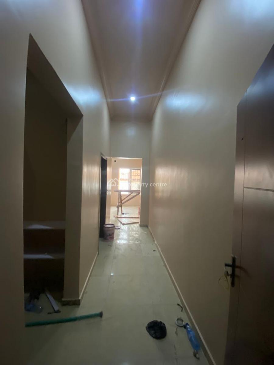 Spacious Partly Self Service Room Self Contained in Lekki Phase 1, Off Oladimeji Alao Lekki Phase 1, Lekki Phase 1, Lekki, Lagos, Self Contain (single Rooms) for Rent