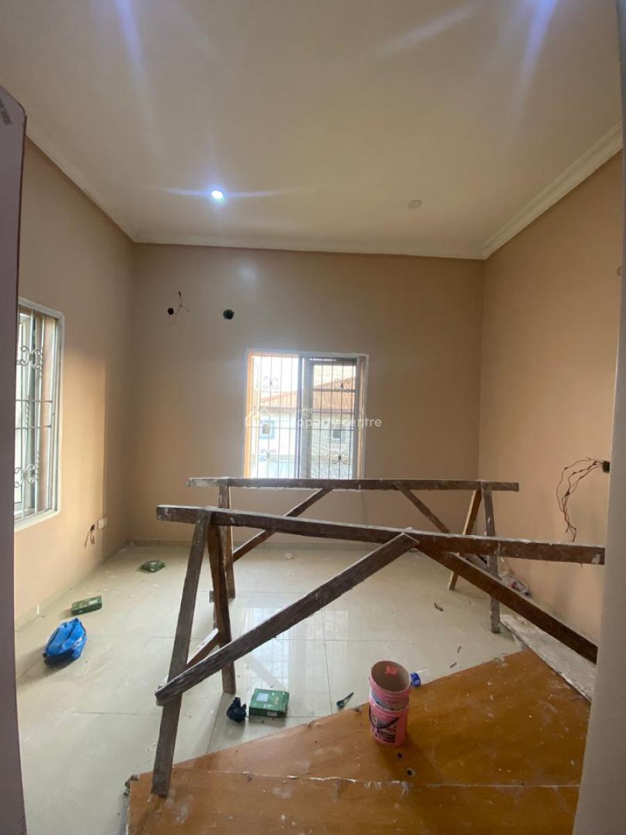 Spacious Partly Self Service Room Self Contained in Lekki Phase 1, Off Oladimeji Alao Lekki Phase 1, Lekki Phase 1, Lekki, Lagos, Self Contain (single Rooms) for Rent