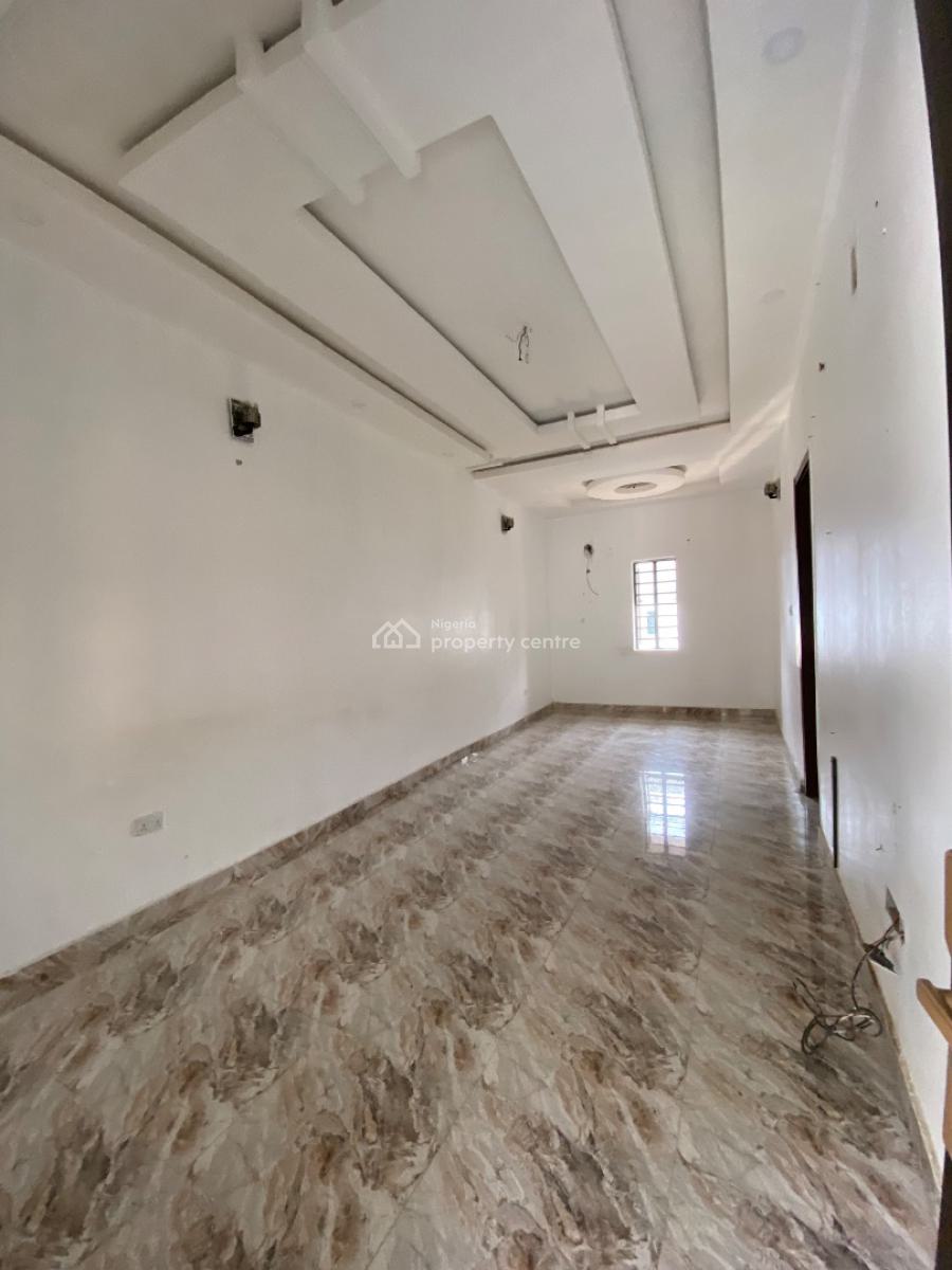 Clean 2bedroom Apartment, Chevron Alternative Route, Lekki Phase 2, Lekki, Lagos, Flat / Apartment for Rent