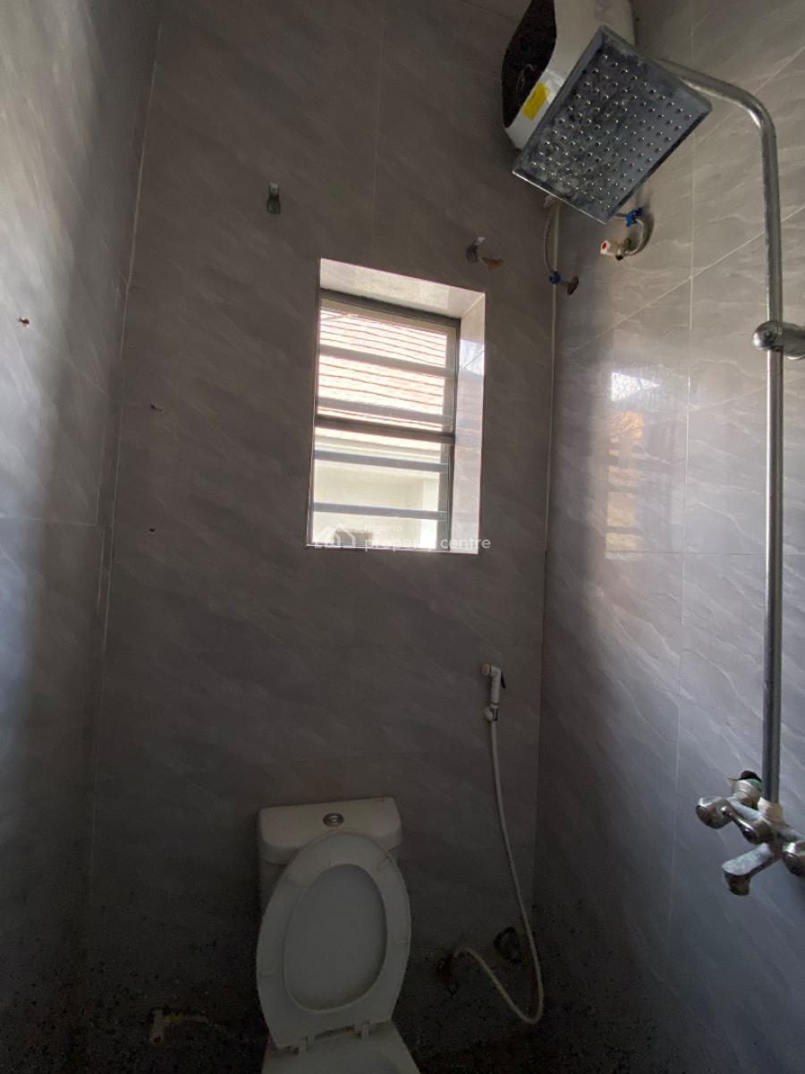 Clean 2bedroom Apartment, Chevron Alternative Route, Lekki Phase 2, Lekki, Lagos, Flat / Apartment for Rent