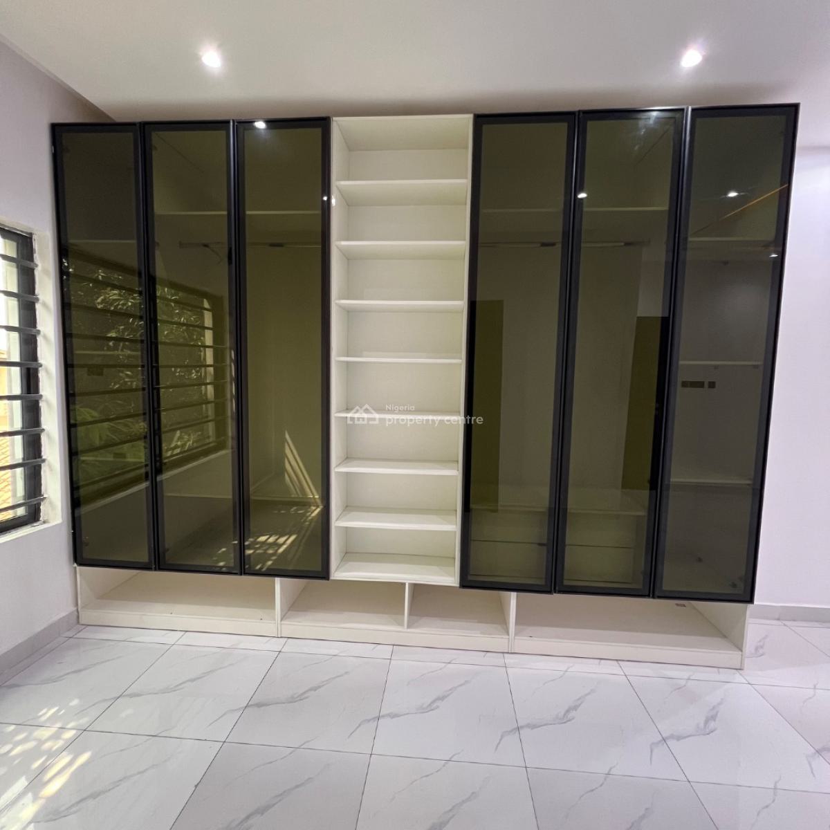 2 Bedroom with Bq, Lekki Phase 1, Lekki, Lagos, Flat / Apartment for Sale