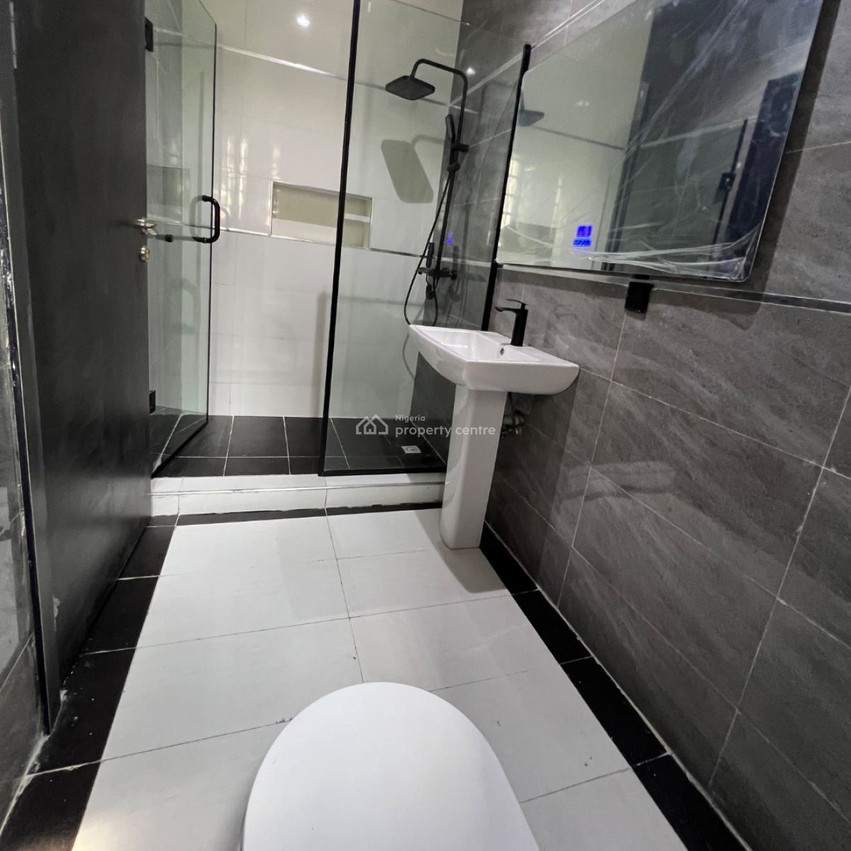 2 Bedroom with Bq, Lekki Phase 1, Lekki, Lagos, Flat / Apartment for Sale