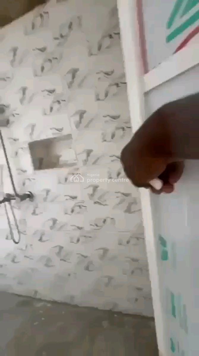 Standard and Spacious 2 Bedroom, Somolu, Shomolu, Lagos, Flat / Apartment for Rent