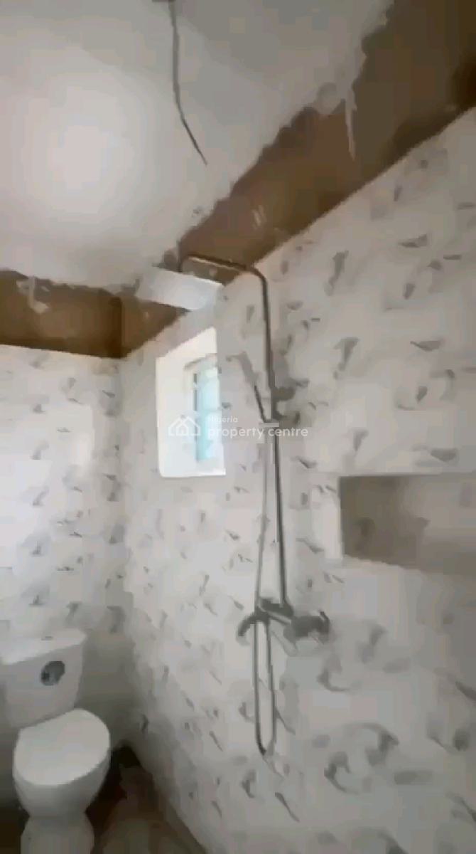 Standard and Spacious 2 Bedroom, Somolu, Shomolu, Lagos, Flat / Apartment for Rent