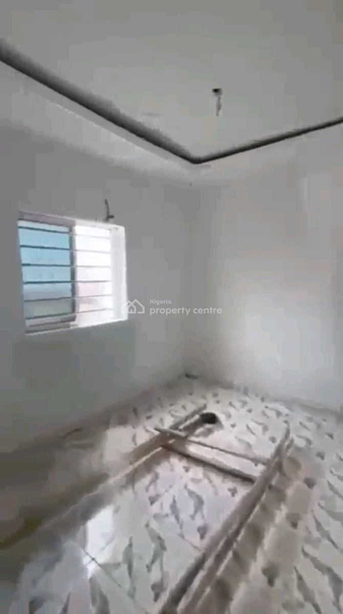 Standard and Spacious 2 Bedroom, Somolu, Shomolu, Lagos, Flat / Apartment for Rent