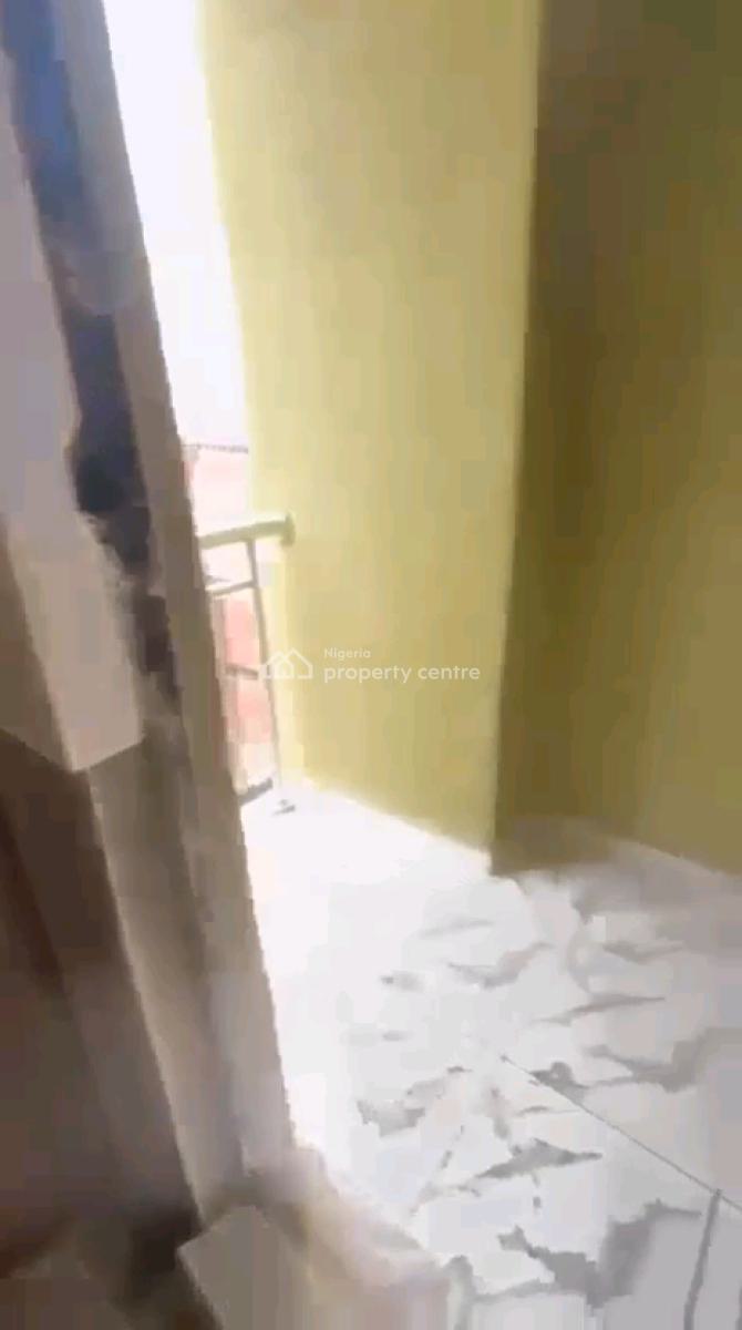 Standard and Spacious 2 Bedroom, Somolu, Shomolu, Lagos, Flat / Apartment for Rent