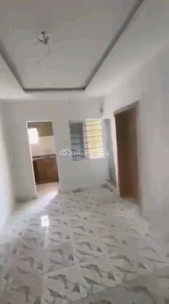 Standard and Spacious 2 Bedroom, Somolu, Shomolu, Lagos, Flat / Apartment for Rent