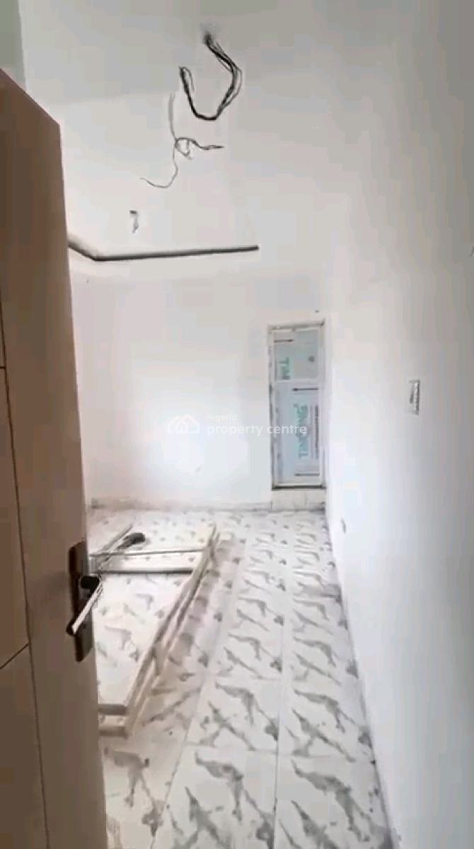Standard and Spacious 2 Bedroom, Somolu, Shomolu, Lagos, Flat / Apartment for Rent