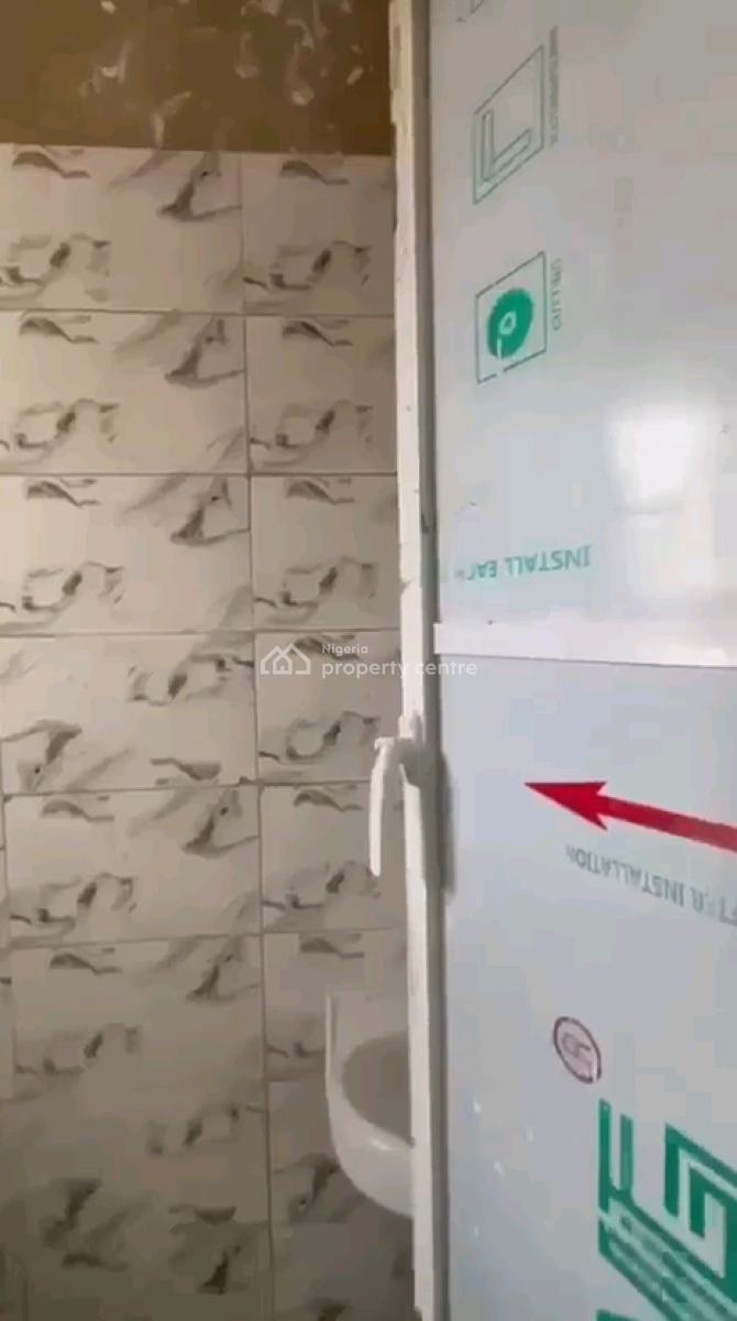 Standard and Spacious 2 Bedroom, Somolu, Shomolu, Lagos, Flat / Apartment for Rent