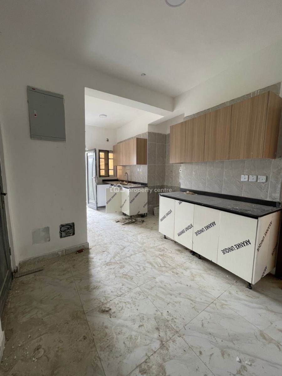 2 Bedrooms Apartment with Gym in a Highly Developed Location, Close to Novare Mall, Sangotedo, Ajah, Lagos, Flat / Apartment for Sale