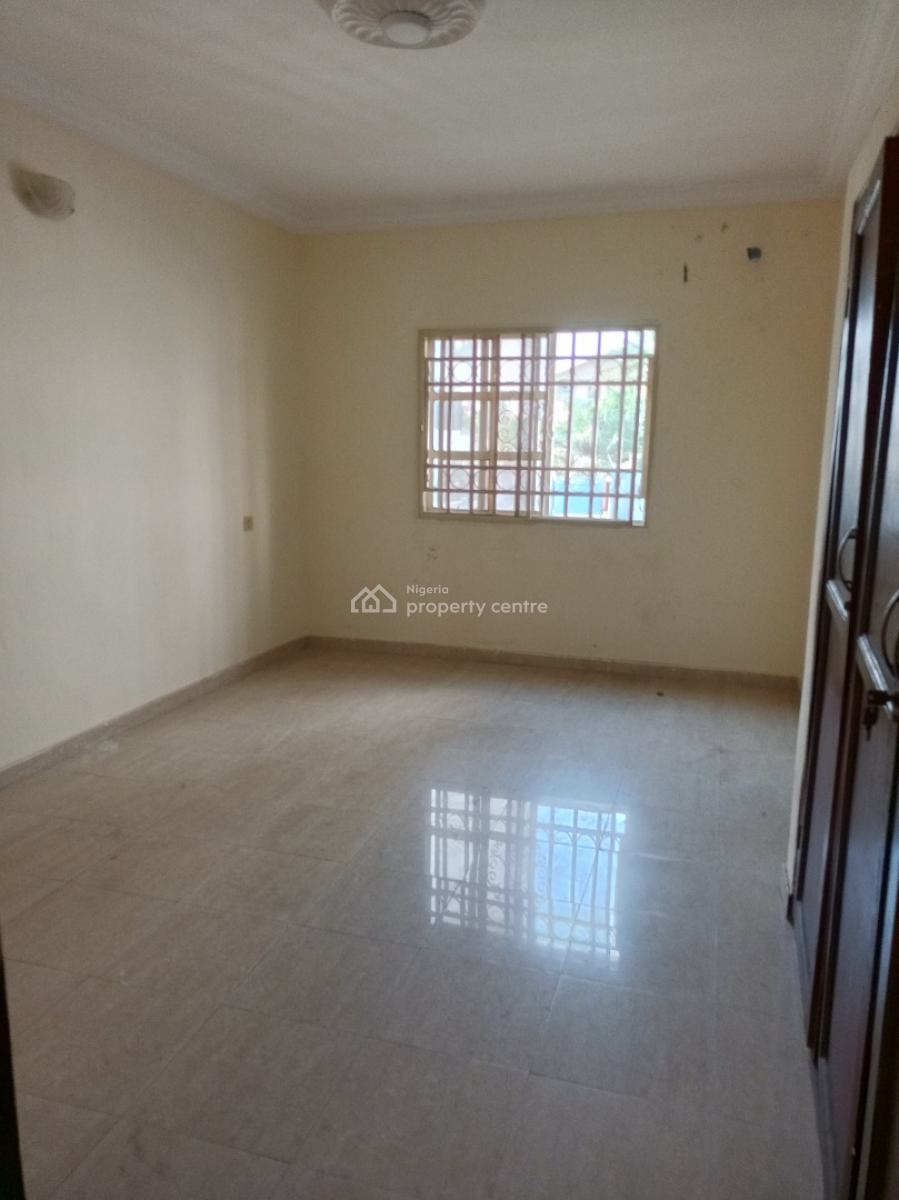 Self Service 3bedroom on First Floor Serene Area Secured Estate, Agungi, Lekki, Lagos, Flat / Apartment for Rent