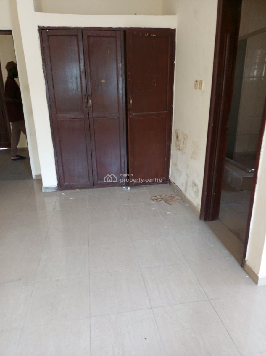 Self Service 3bedroom on First Floor Serene Area Secured Estate, Agungi, Lekki, Lagos, Flat / Apartment for Rent