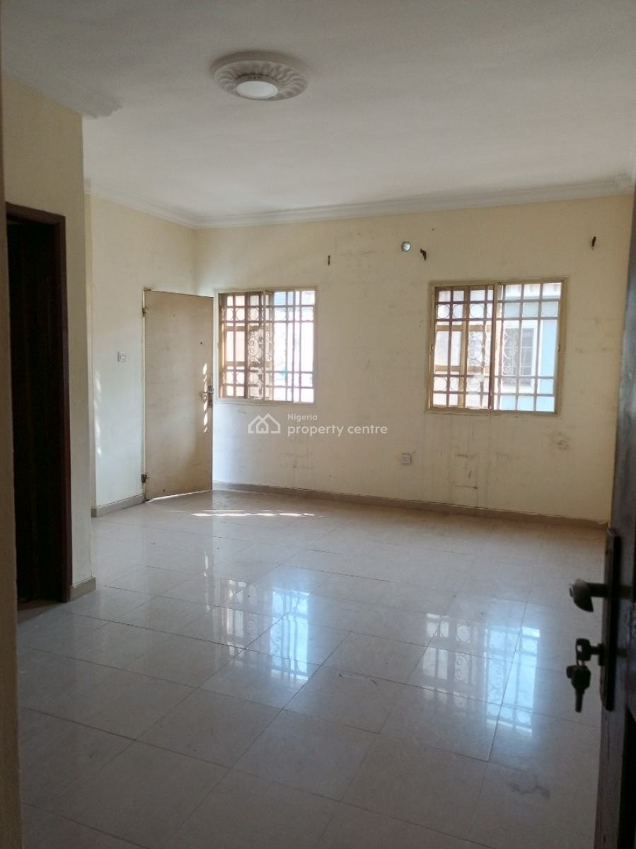 Self Service 3bedroom on First Floor Serene Area Secured Estate, Agungi, Lekki, Lagos, Flat / Apartment for Rent