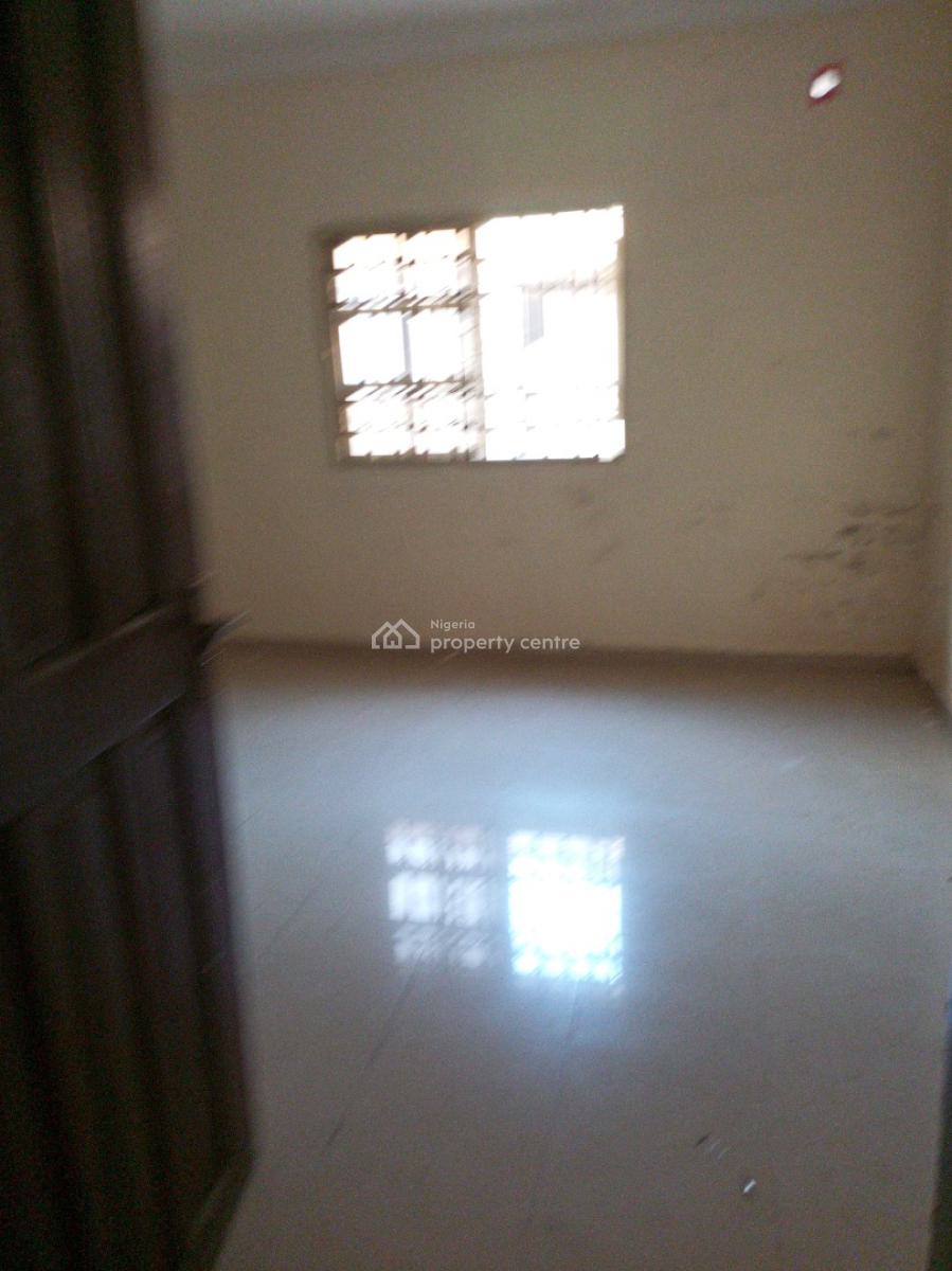 Self Service 3bedroom on First Floor Serene Area Secured Estate, Agungi, Lekki, Lagos, Flat / Apartment for Rent