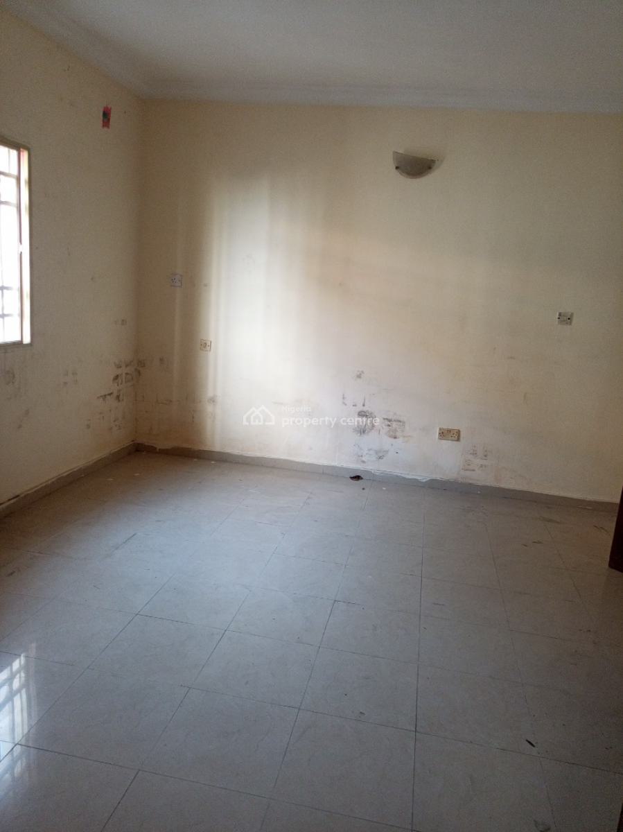 Self Service 3bedroom on First Floor Serene Area Secured Estate, Agungi, Lekki, Lagos, Flat / Apartment for Rent