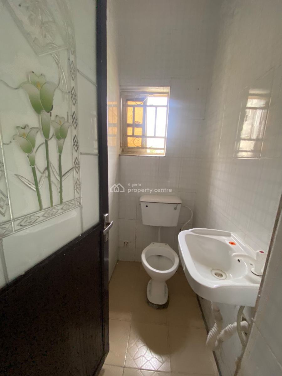 Renovated Spacious 2 Bedroom Apartment, Silverland Estate Sangotedo Ajah, Sangotedo, Ajah, Lagos, Flat / Apartment for Rent