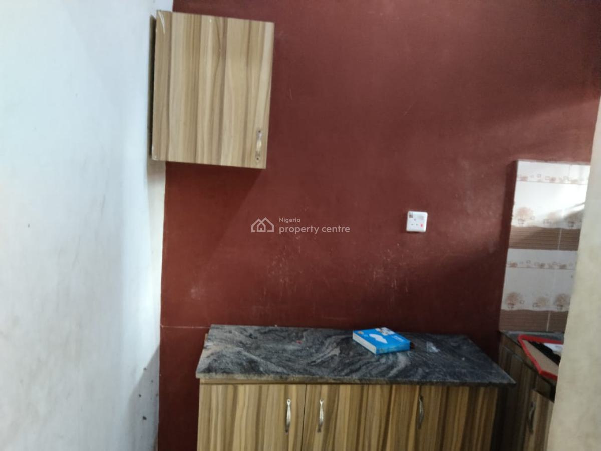 Ambassador Roomself Con, Afolabi Brown Street, Akoka, Yaba, Lagos, Self Contain (single Rooms) for Rent