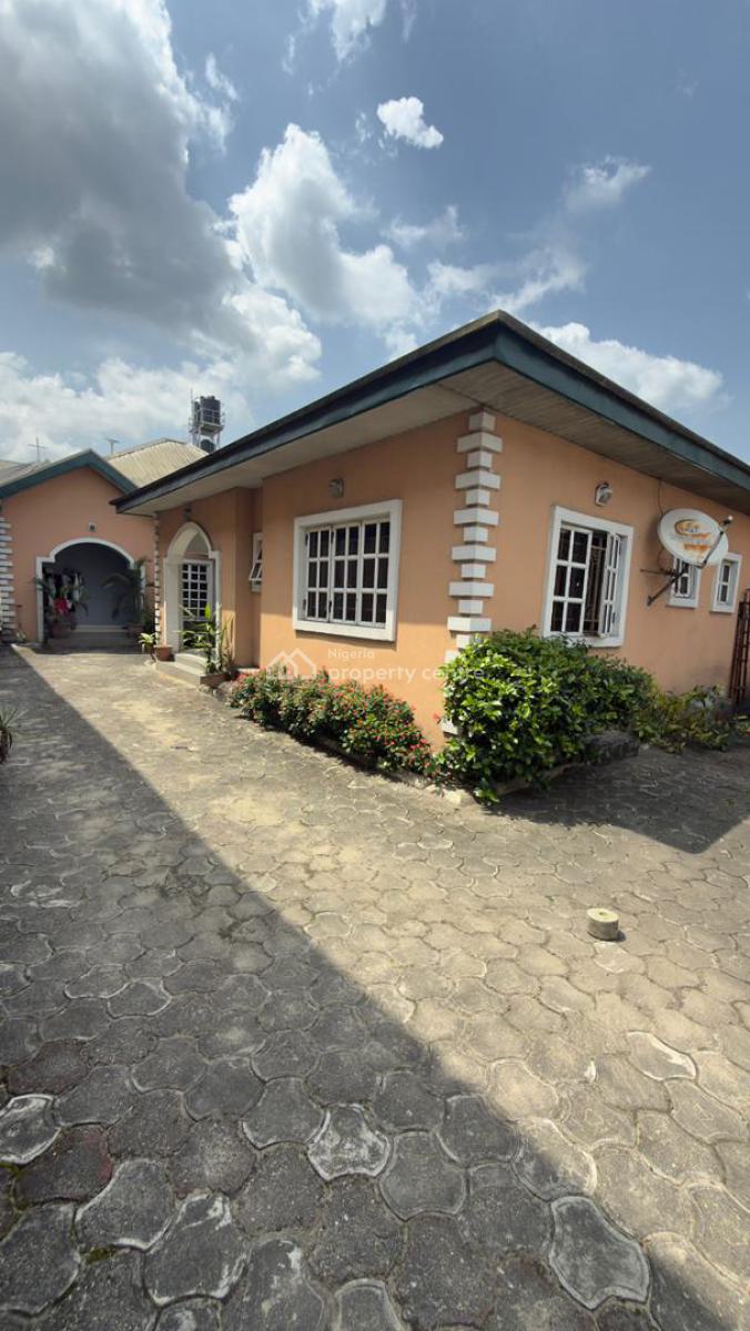 a Unit 3 & 2  Bedrooms Bungalow, Woji Port Harcourt, Port Harcourt, Rivers, Block of Flats for Sale