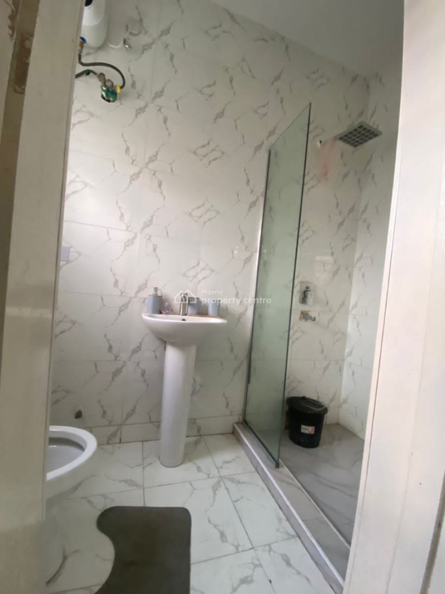 Luxury Standard Ensuite 2 Bedroom Spacious Apt Upstairs, Harris Drive, Vgc, Lekki, Lagos, Flat / Apartment for Rent