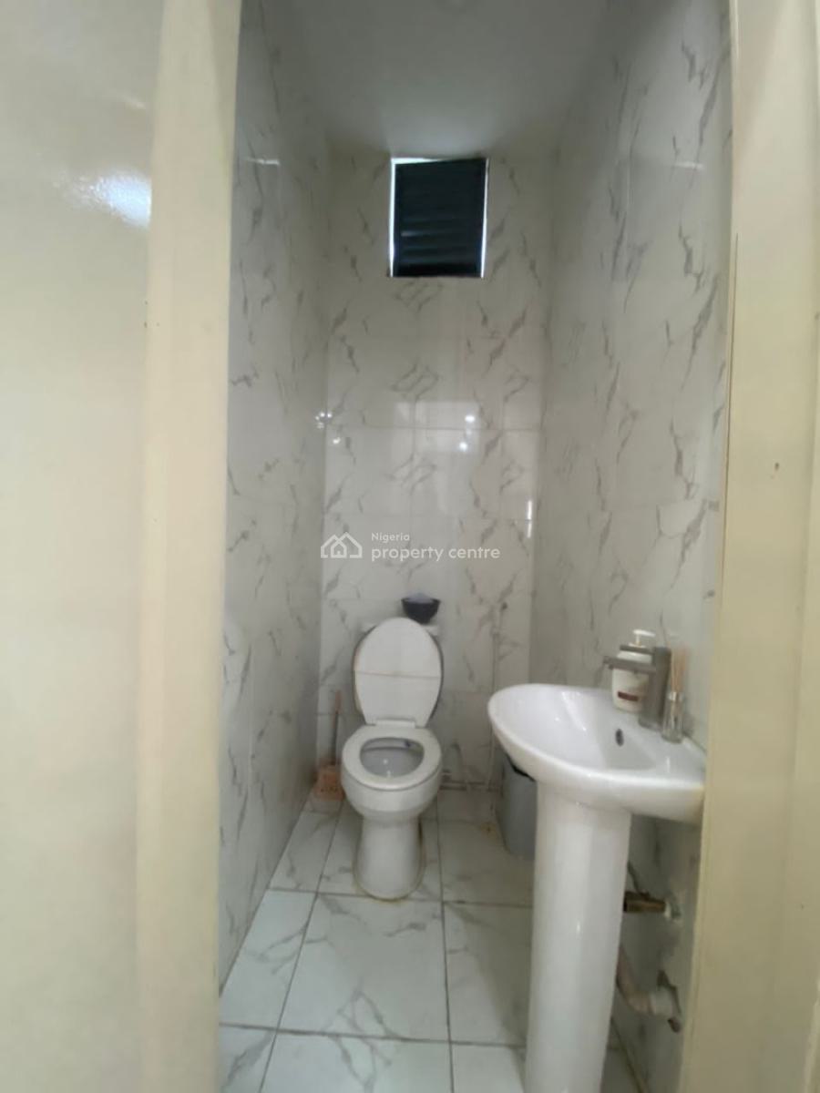Luxury Standard Ensuite 2 Bedroom Spacious Apt Upstairs, Harris Drive, Vgc, Lekki, Lagos, Flat / Apartment for Rent