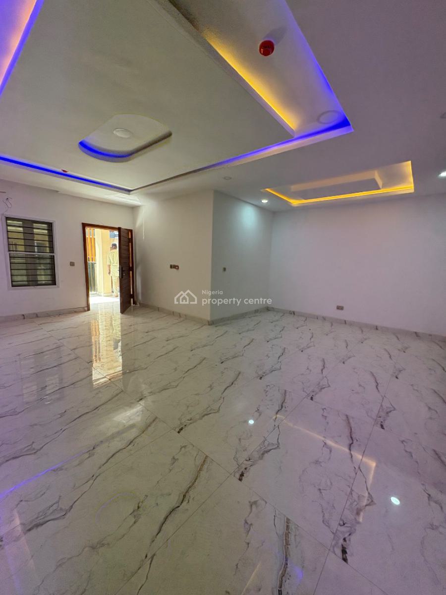 2bedroom Apartment with Bq, Lekki Phase 1, Lekki, Lagos, Block of Flats for Sale