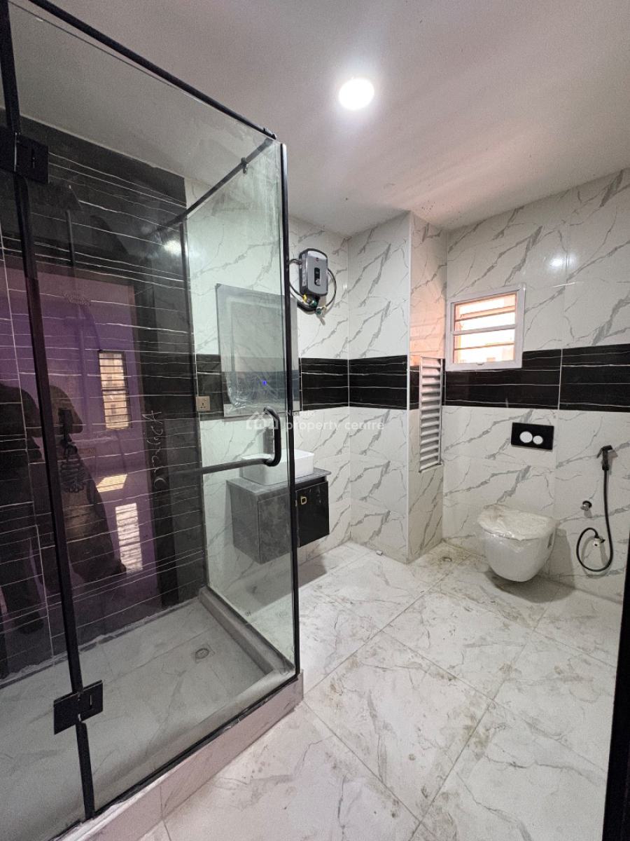 2bedroom Apartment with Bq, Lekki Phase 1, Lekki, Lagos, Block of Flats for Sale