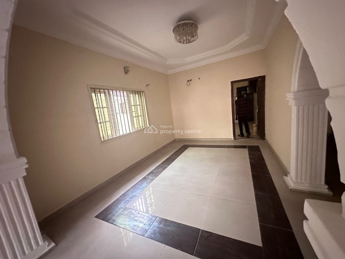 Well Maintained 4 Bedrooms Detached House, Off Admiralty, Lekki Phase 1, Lekki, Lagos, Detached Duplex for Rent
