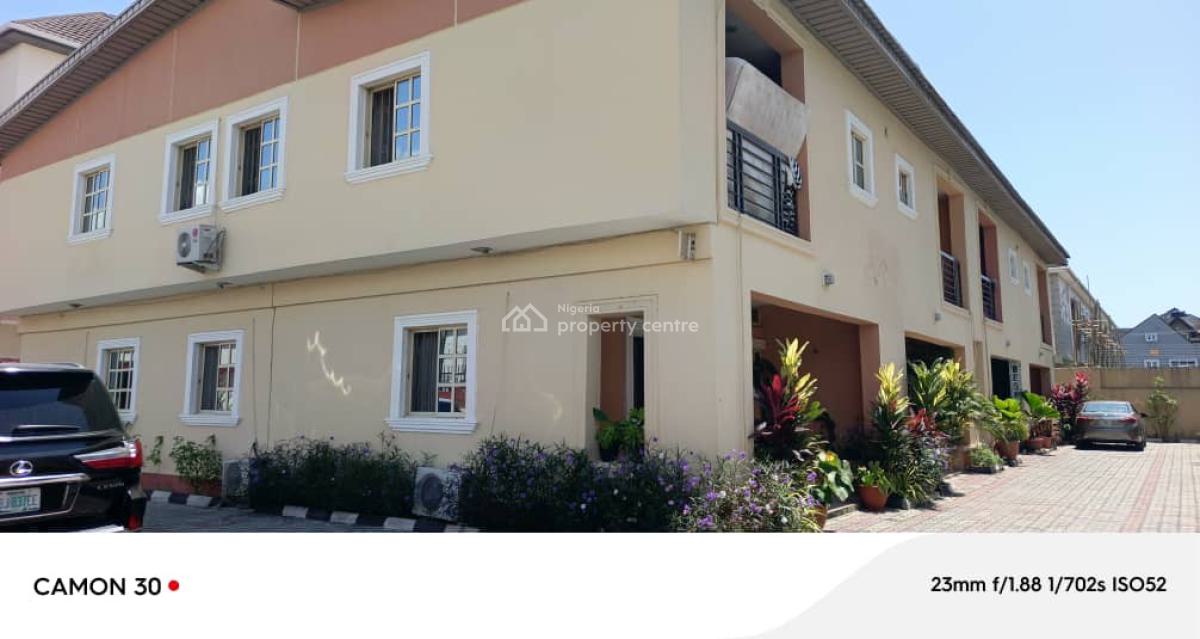 a Well Maintained 4 Bedrooms Terrace with Appurtenances, Lekki Phase 1, Lekki, Lagos, Commercial Property for Rent