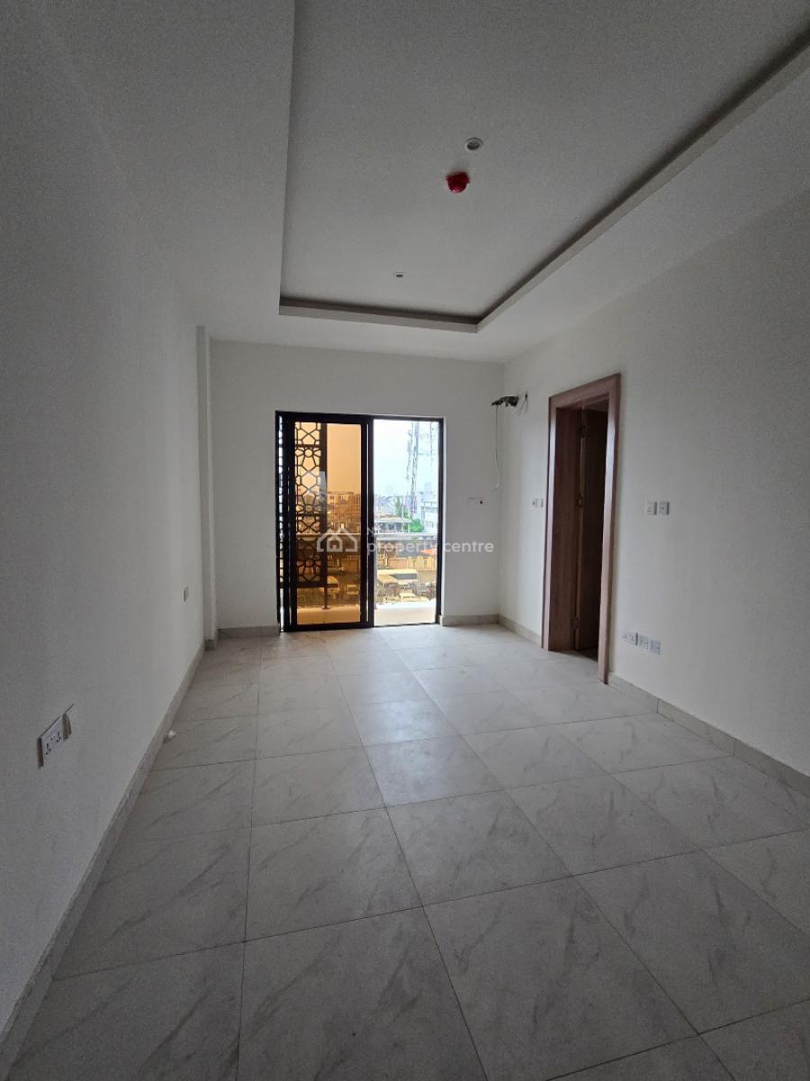 Luxury Highrise 3-bedroom Apartments -, Lekki Phase 1, Lekki, Lagos, Flat / Apartment for Sale