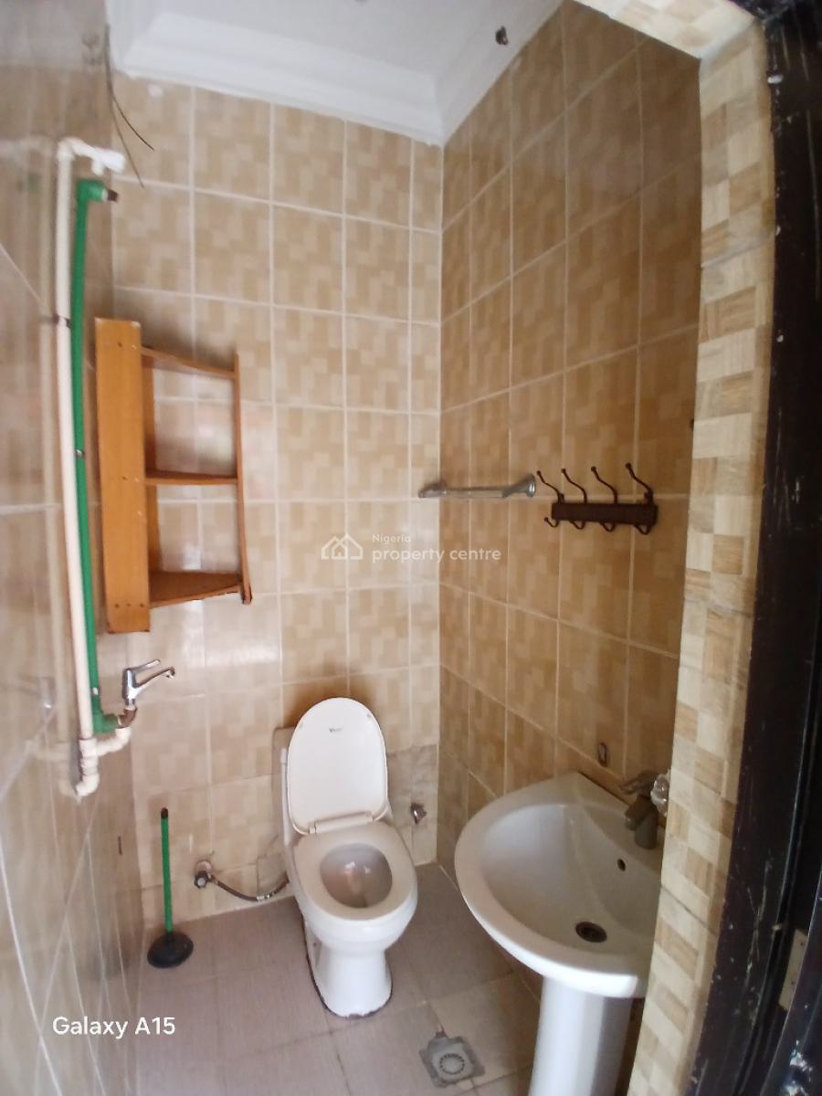 Well Spacious 3 Bedroom Terrace Duplex + 1 Bq Attached, Apo, Abuja, Terraced Duplex for Rent