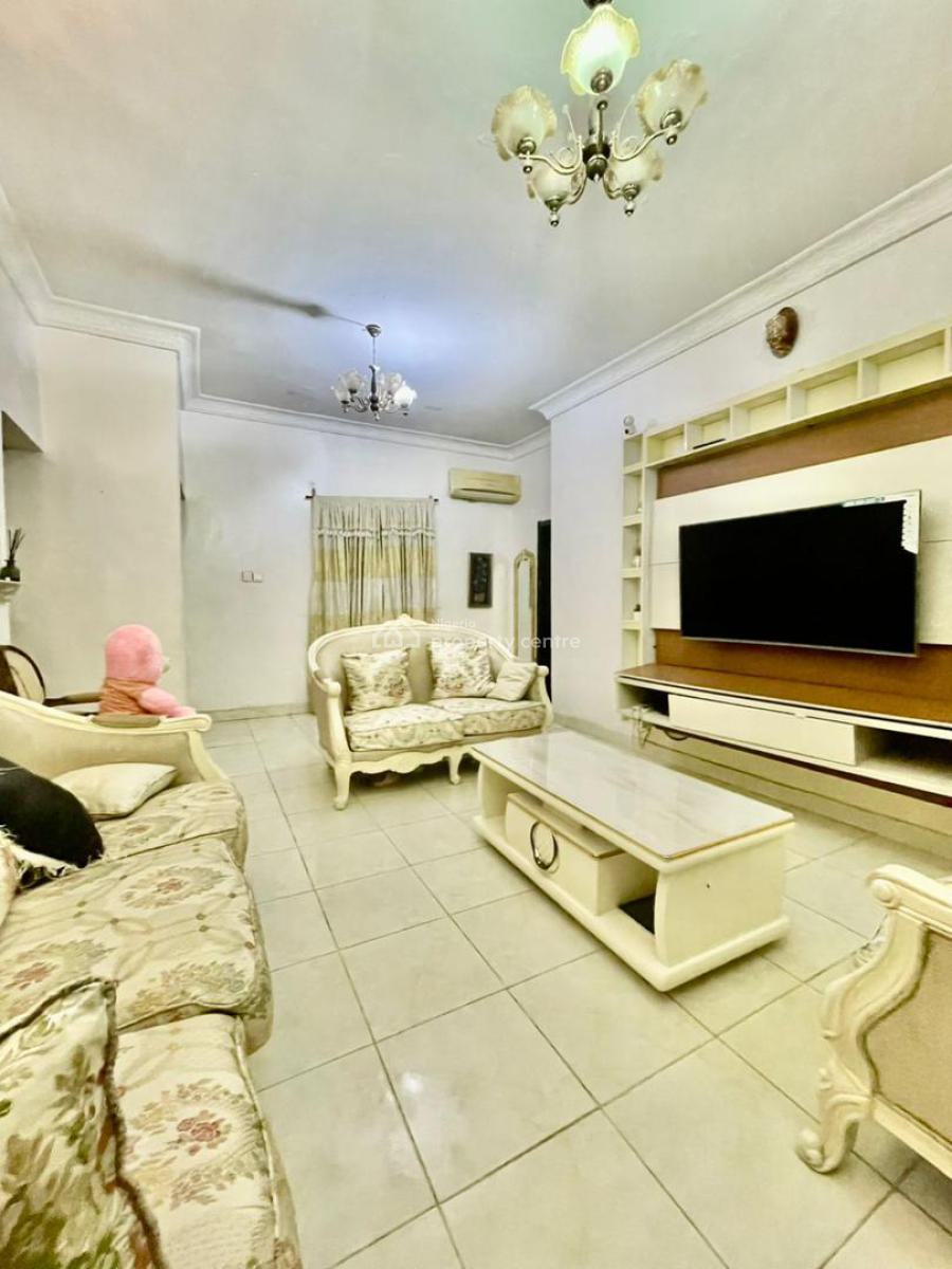 Distress Deal! Exquisite 2 Bedroom Apartment, New Road , Chevron Axis, Lekki, Lagos, Flat / Apartment for Sale