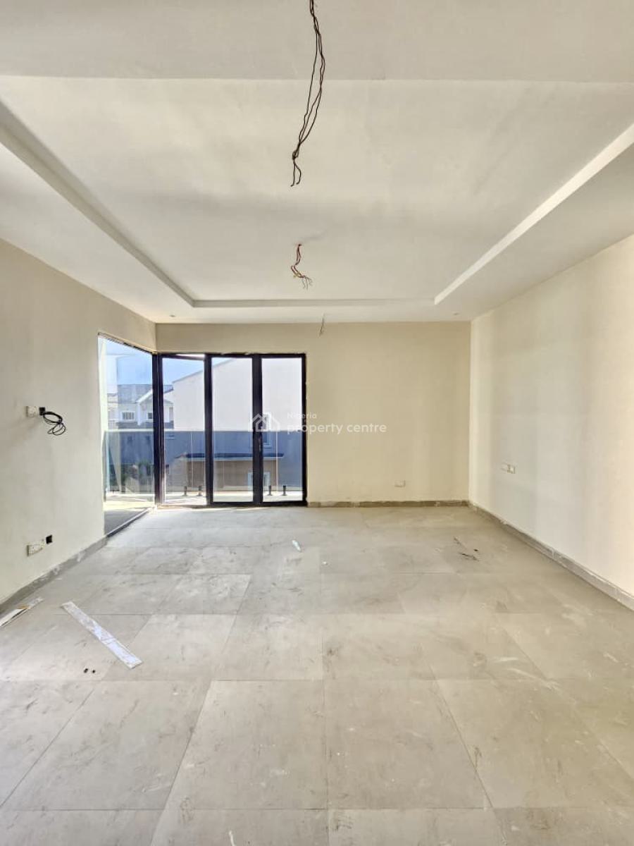 Newly Well Built Spacious 3 Bedroom Apartment with Gym &pool, Lekki Phase 1, Lekki, Lagos, Flat / Apartment for Sale