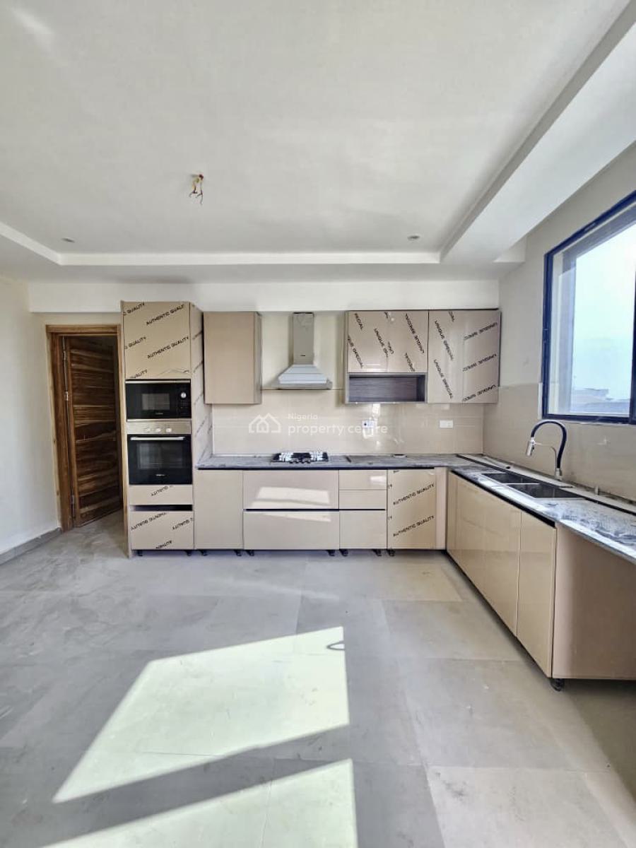 Newly Well Built Spacious 3 Bedroom Apartment with Gym &pool, Lekki Phase 1, Lekki, Lagos, Flat / Apartment for Sale