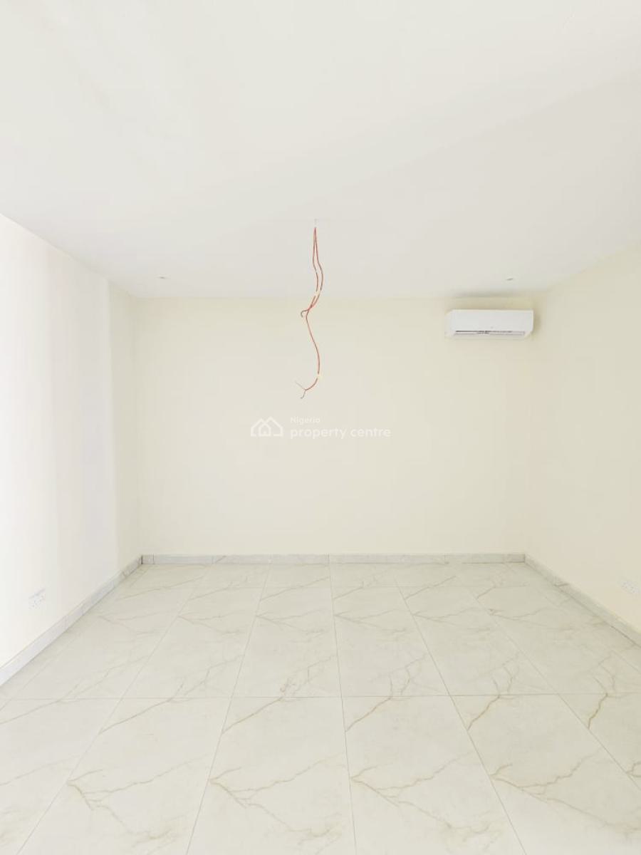 Newly Well Built Spacious 3 Bedroom Apartment with Gym &pool, Lekki Phase 1, Lekki, Lagos, Flat / Apartment for Sale