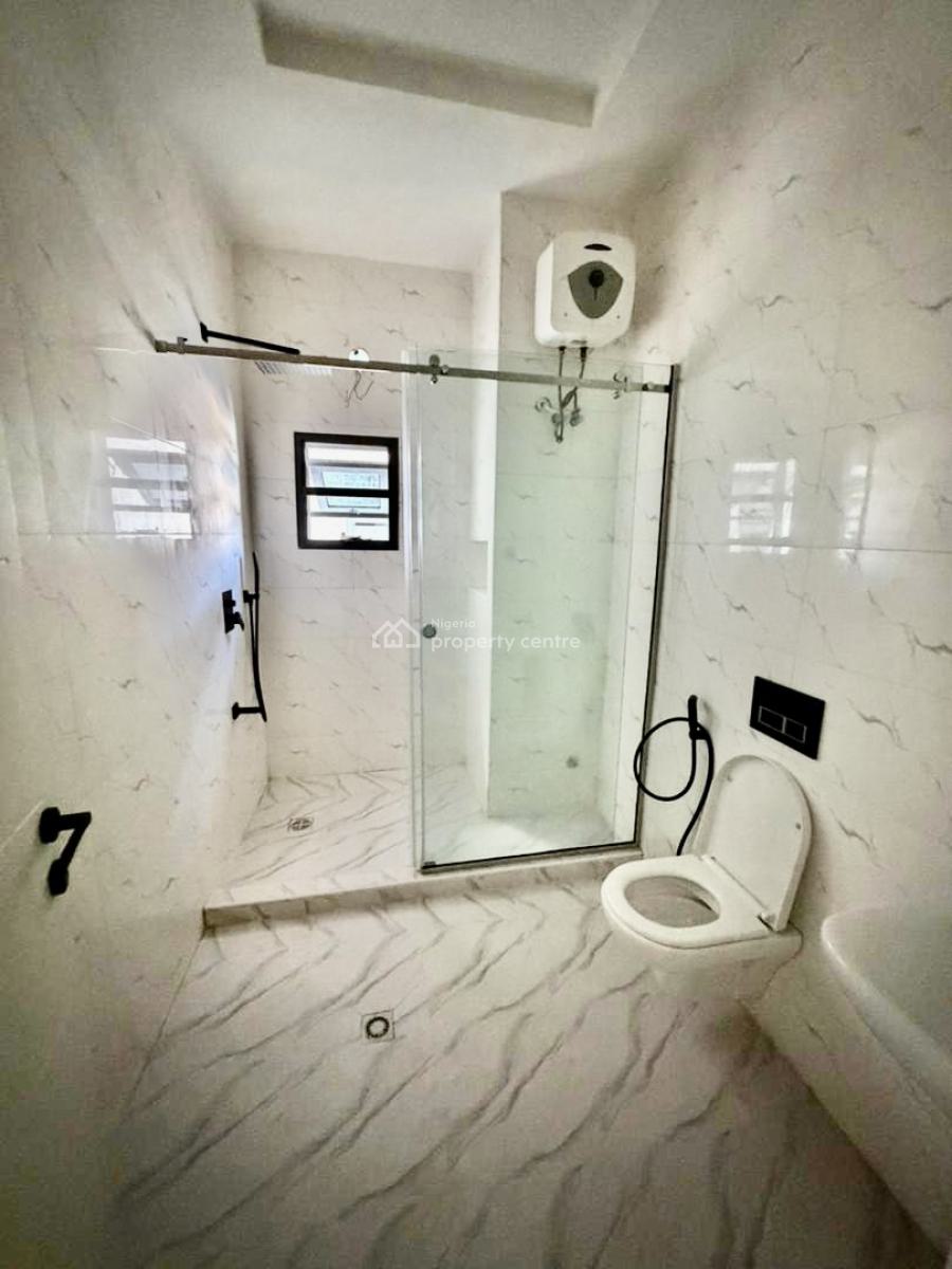 Exquisite & Very Spacious 3 Bedroom Apartment with Pool & Gym, Good Deal! Most Spacious and Well Built Apartment in Lekki., Lekki Phase 1, Lekki, Lagos, Flat / Apartment for Sale