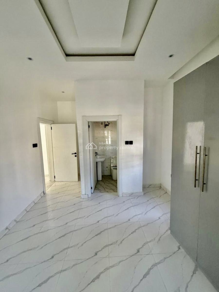 Exquisite & Very Spacious 3 Bedroom Apartment with Pool & Gym, Good Deal! Most Spacious and Well Built Apartment in Lekki., Lekki Phase 1, Lekki, Lagos, Flat / Apartment for Sale