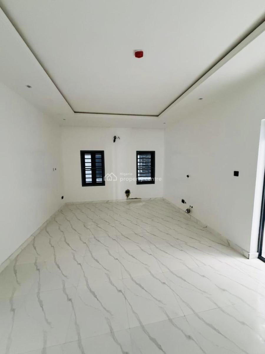 Exquisite & Very Spacious 3 Bedroom Apartment with Pool & Gym, Good Deal! Most Spacious and Well Built Apartment in Lekki., Lekki Phase 1, Lekki, Lagos, Flat / Apartment for Sale