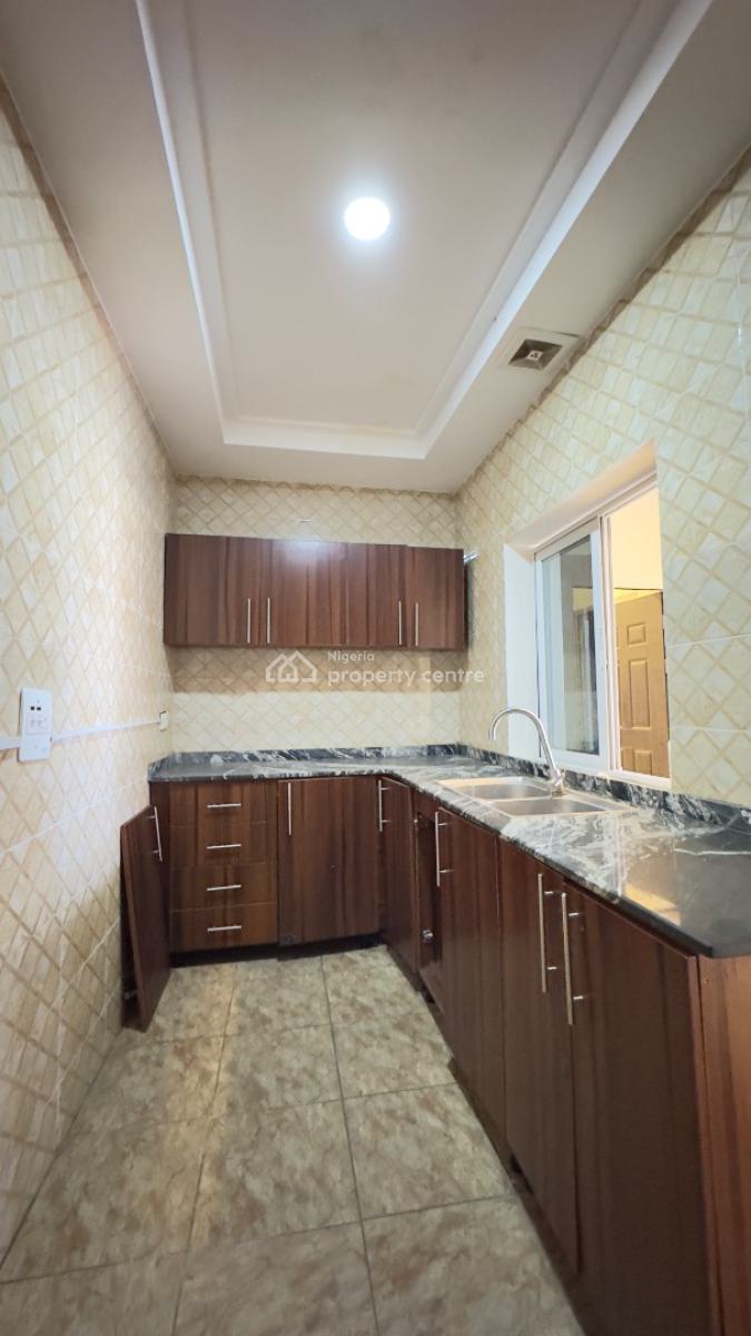 Newly Vacated 2 Bedroom Flat, Jahi Gilmore, Jahi, Abuja, Flat / Apartment for Rent