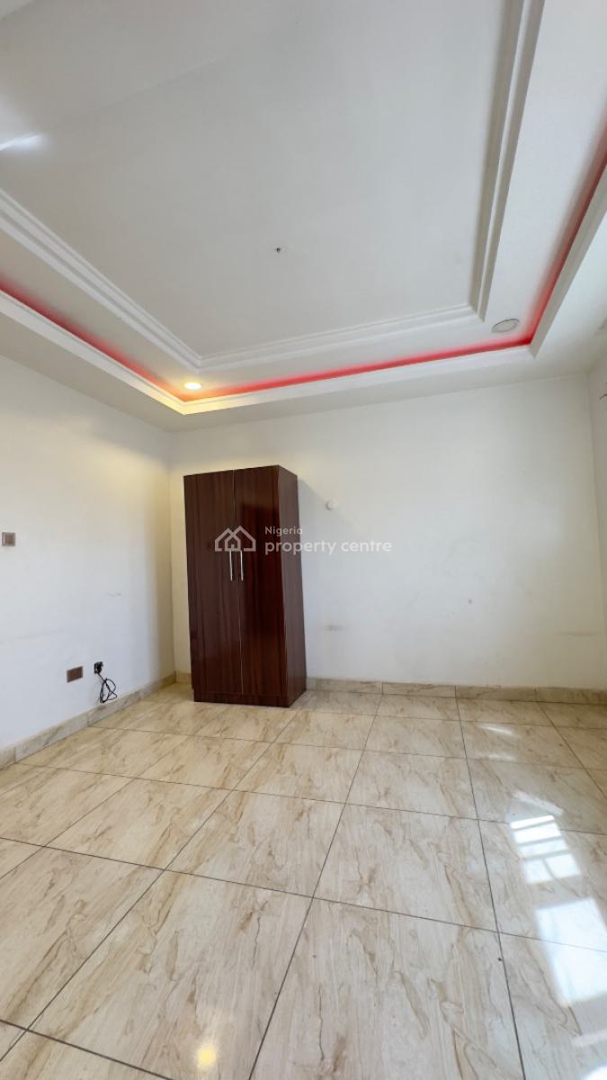 Newly Vacated 2 Bedroom Flat, Jahi Gilmore, Jahi, Abuja, Flat / Apartment for Rent