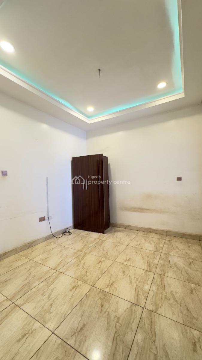 Newly Vacated 2 Bedroom Flat, Jahi Gilmore, Jahi, Abuja, Flat / Apartment for Rent