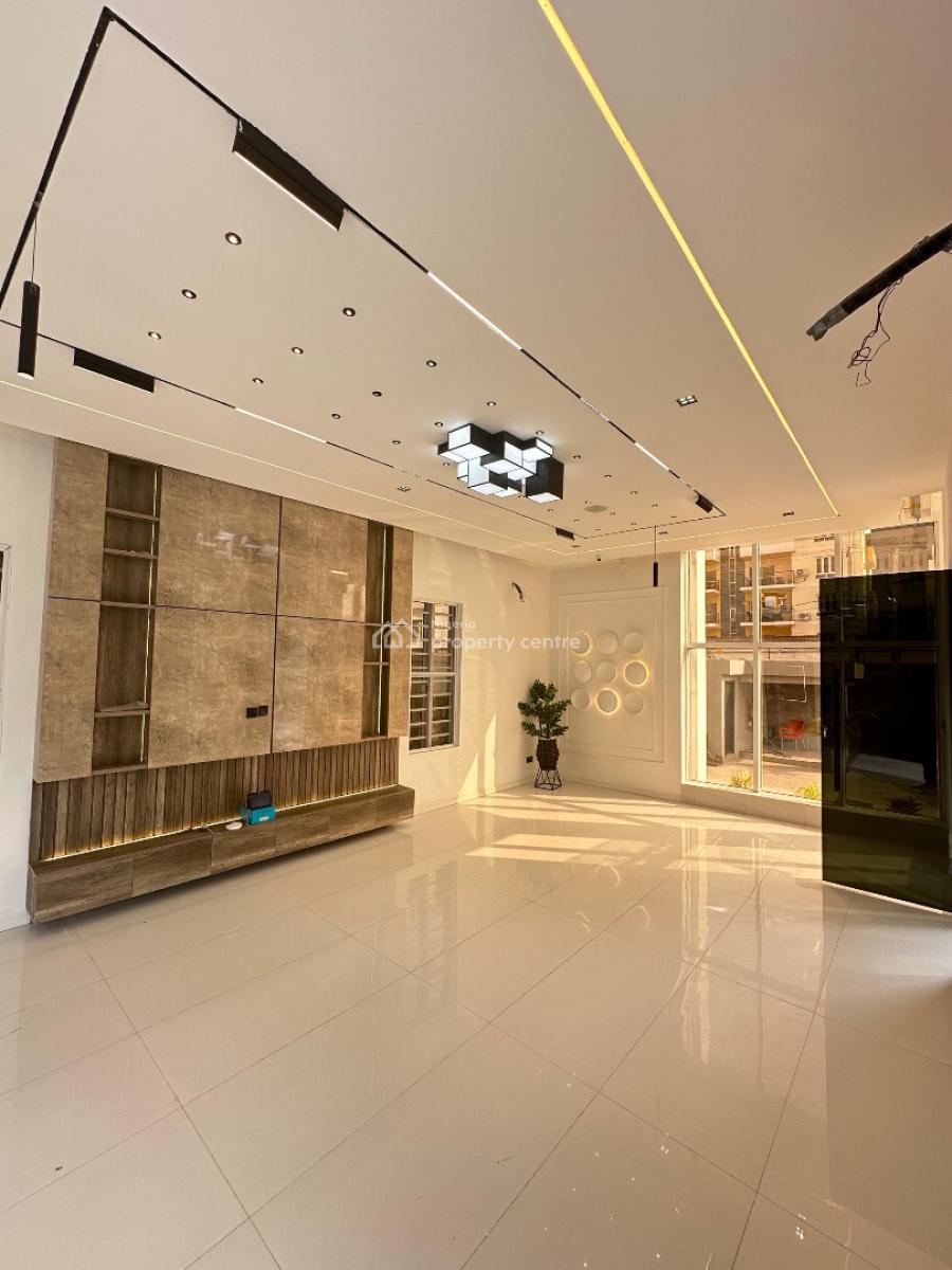 Luxury Spacious 3 Bedroom Apartment, Lekki Phase 1, Lekki, Lagos, Flat / Apartment for Sale